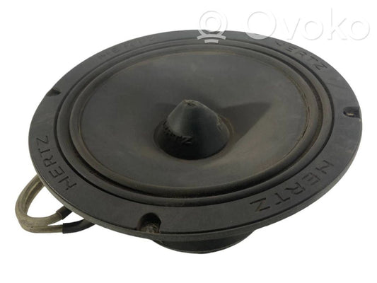 Динамик(и) в передней двери