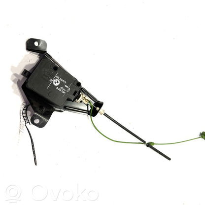 Degvielas tvertnes vāciņa bloķēšanas motorīts