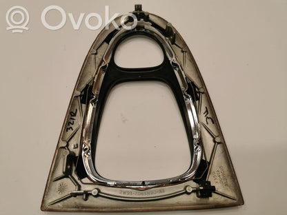 Ātrumu pārslēgšanas sviras dekoratīvā apdare (plastmasas)