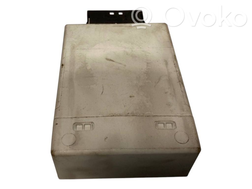 Piekabes āķa vadības bloks