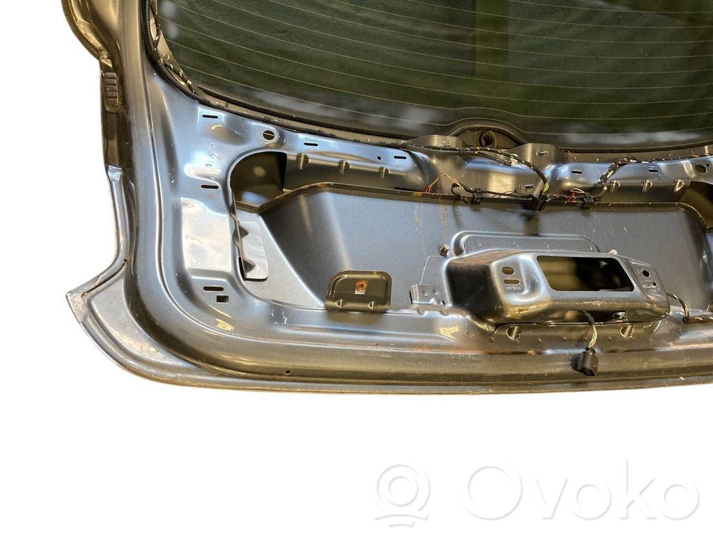 Aizmugurējais pārsegs (bagāžnieks)