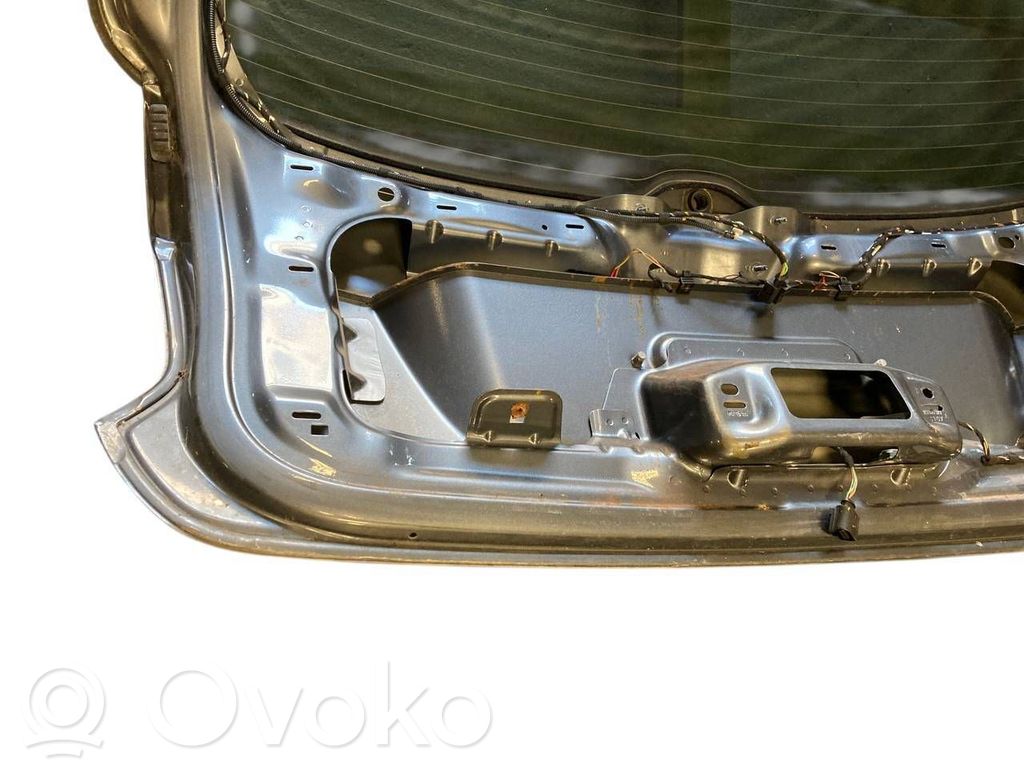 Aizmugurējais pārsegs (bagāžnieks)