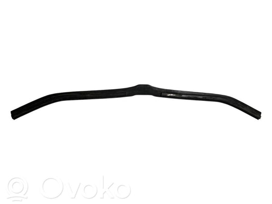 Radiatoru paneļa augšējā daļa (televizors)