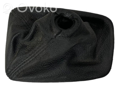 Ātrumu pārslēgšanas sviras dekoratīvā apdare (āda, uzgalis)