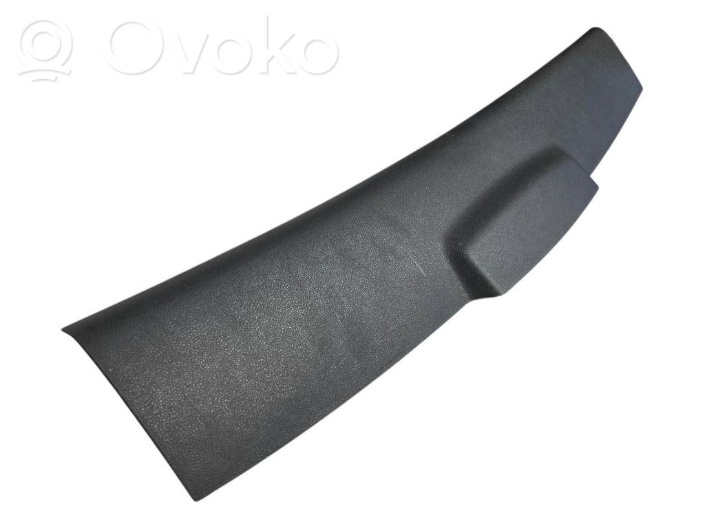 Augšējā dekoratīvā apdare (pie loga)