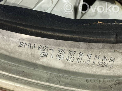 Aizmugurējais lukturis virsbūvē