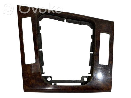 Ātrumu pārslēgšanas sviras dekoratīvā apdare (plastmasas)