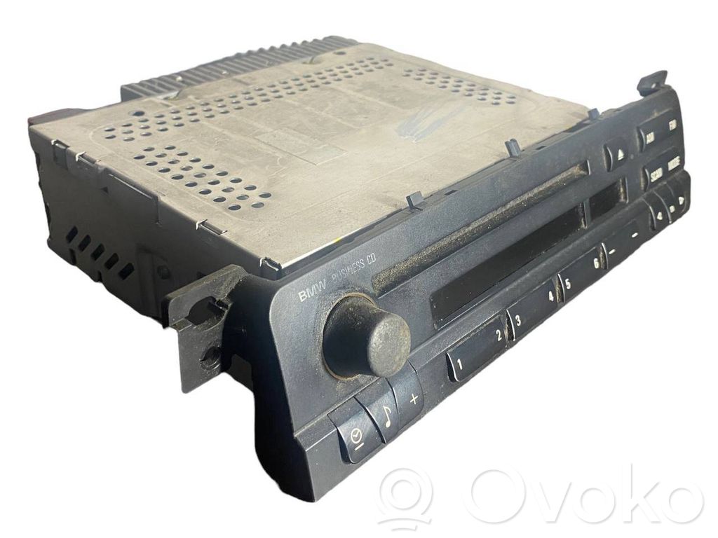 Radio / CD/DVD atskaņotājs / navigācija