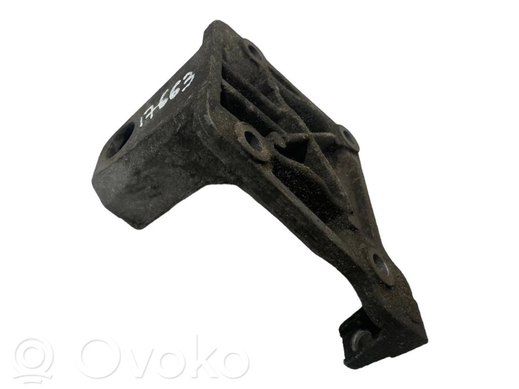 Dzinēja nostiprināšanas stiprinājums-kronšteins