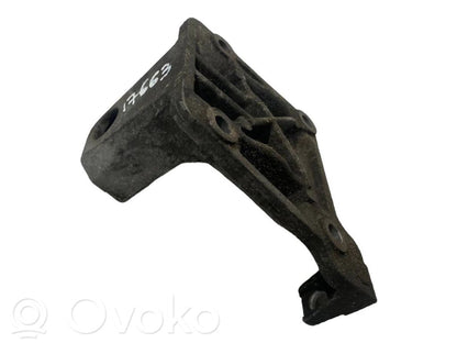 Dzinēja nostiprināšanas stiprinājums-kronšteins