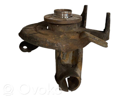 Priekšējā riteņa rumbas vārpstas šarnīrs (stupica, capfa)