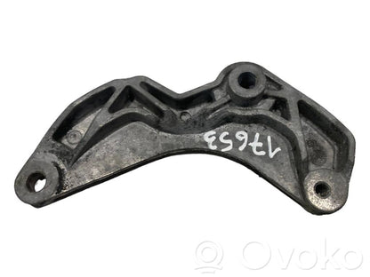 Крепление генератора