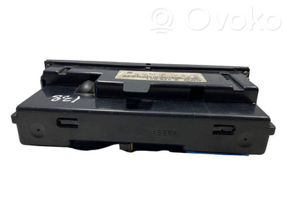 Блок управления кондиционером/климат-контролем/отоплением салона (в салоне)