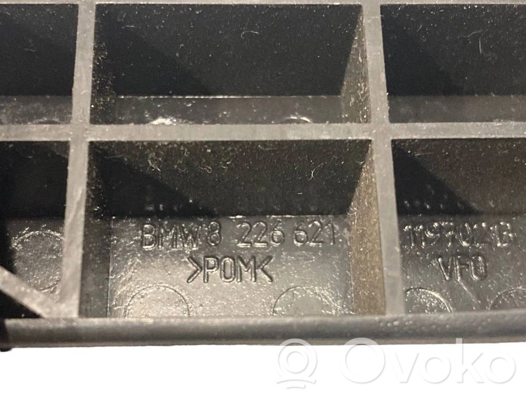 Dzinēja pārsega attaisīšanas rokturītis