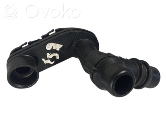 Caurulīte (-es) / šļūtene (-es)