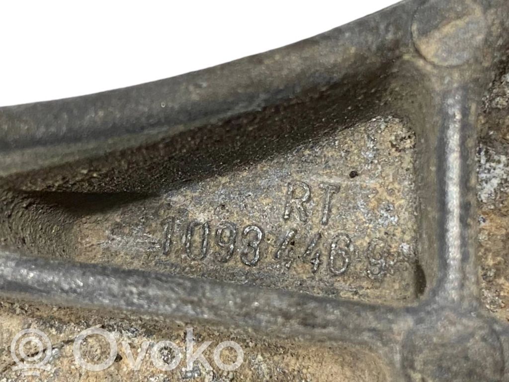 Transmission mounting bracket