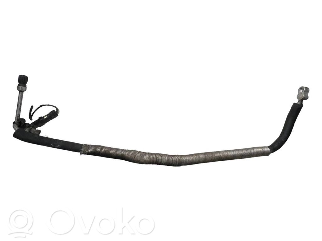 Air conditioner pipe(s) / hose(s)