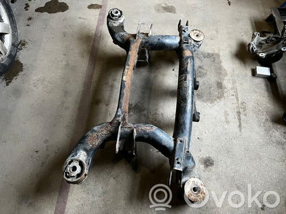 Pusrāmis aizmugurējais / priekšējais