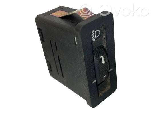 Headlight leveling switch