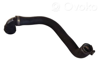 Caurulīte (-es) / šļūtene (-es)