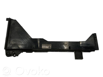 Radiatoru paneļa sānu daļa (televizors)