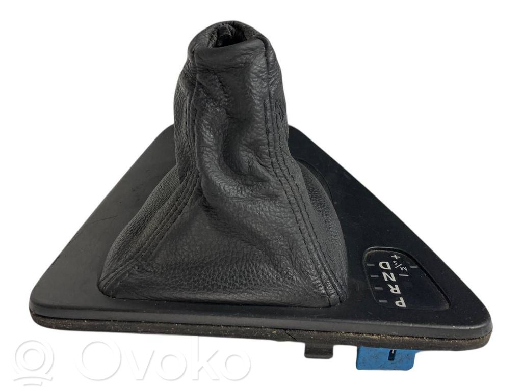 Ātrumu pārslēgšanas sviras dekoratīvā apdare (āda, uzgalis)