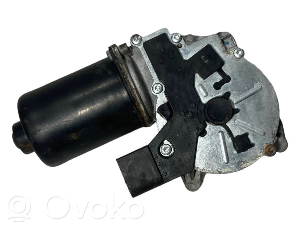 Stikla tīrītāja motoriņš