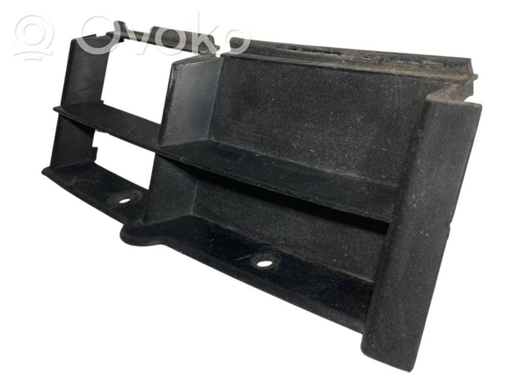 Apakšējais režģis (trīsdaļīgs)