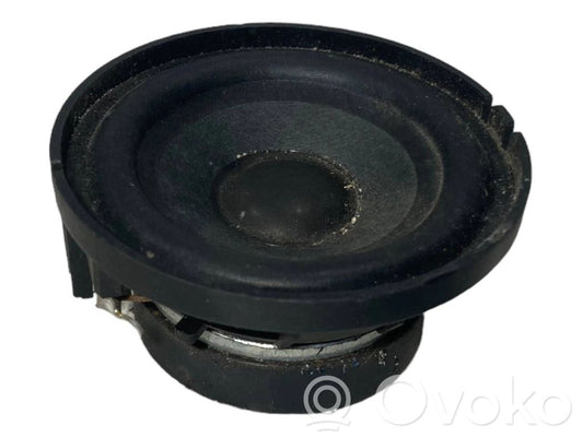 Skaļrunis priekšējā panelī