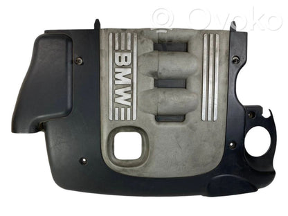 Dzinēja pārsegs (dekoratīva apdare)