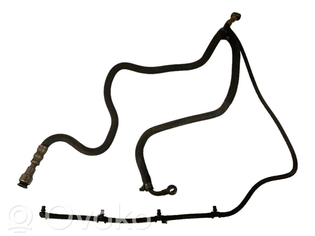 Degvielas caurulīte (-es)