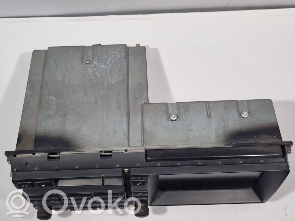 Radio / CD/DVD atskaņotājs / navigācija