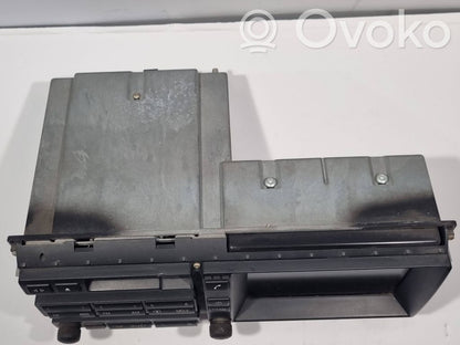Radio / CD/DVD player / navigation