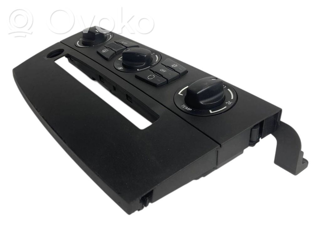 Gaisa kondicioniera / klimata kontroles / salona apsildes vadības bloks (salonā)