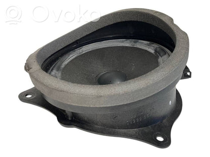 Speaker(s) in the rear door