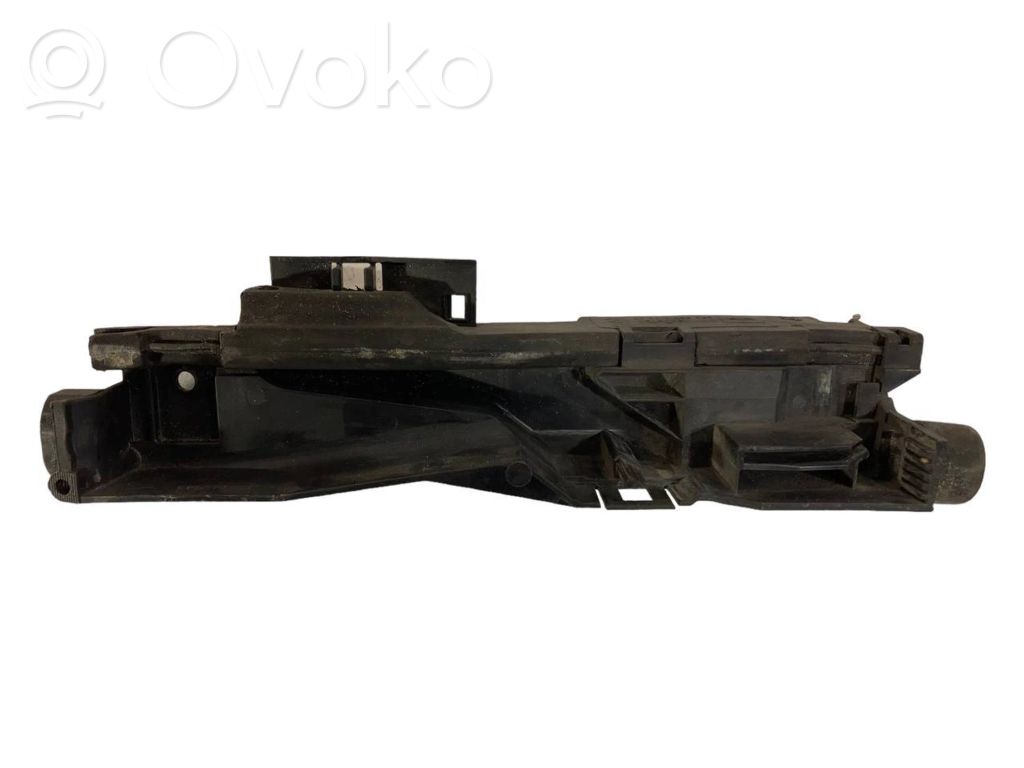 Держатель/кронштейн радиатора(ов)