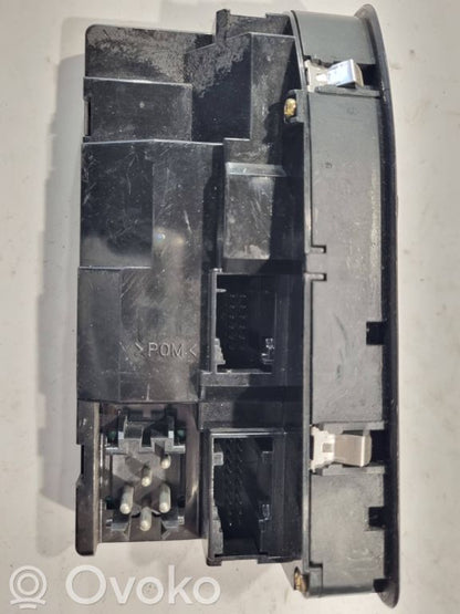 Window lift control switch(es)