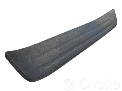 Aizmugurējā sliekšņa dekoratīvā apdare (iekšējā)