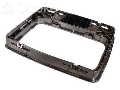 Ātrumu pārslēgšanas sviras dekoratīvā apdare (plastmasas)