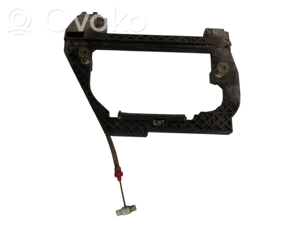 Aizmugurē turētājs / kronšteins ārējam atvēršanas rokturim