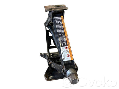 R16 rezerves ritenis