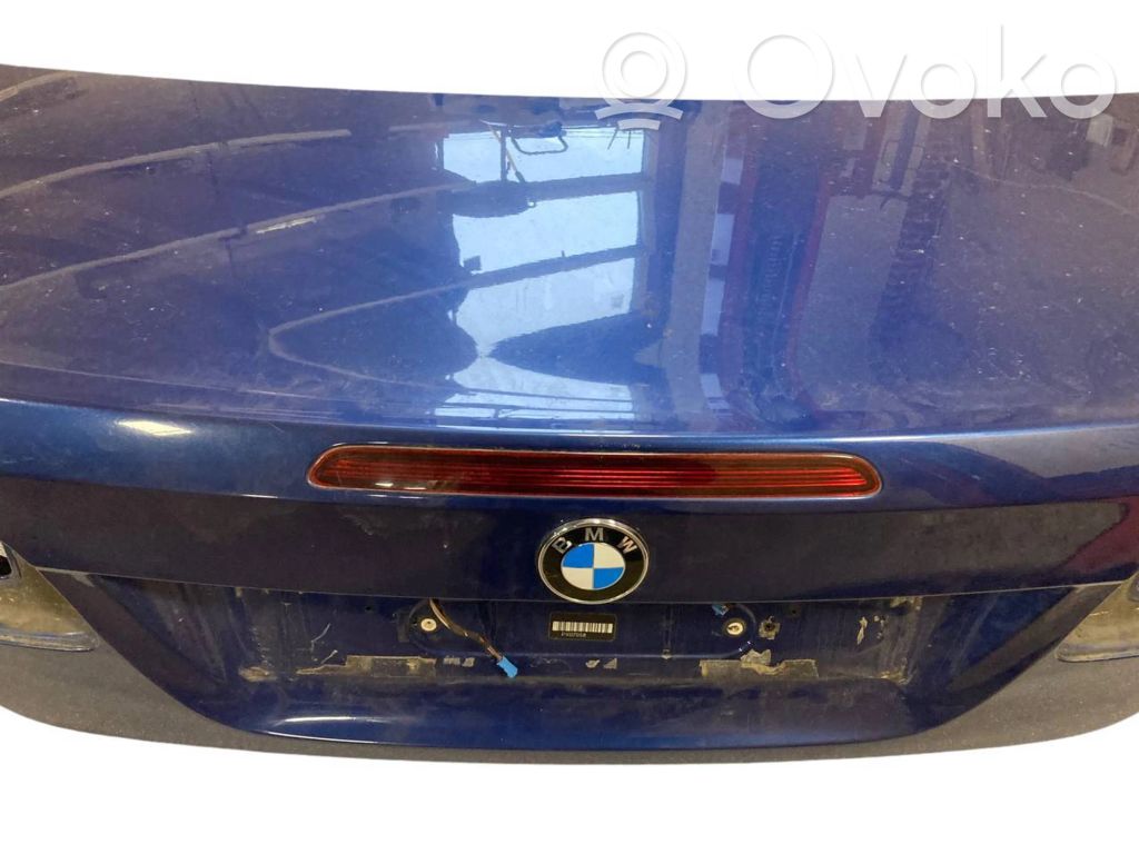 Aizmugurējais pārsegs (bagāžnieks)