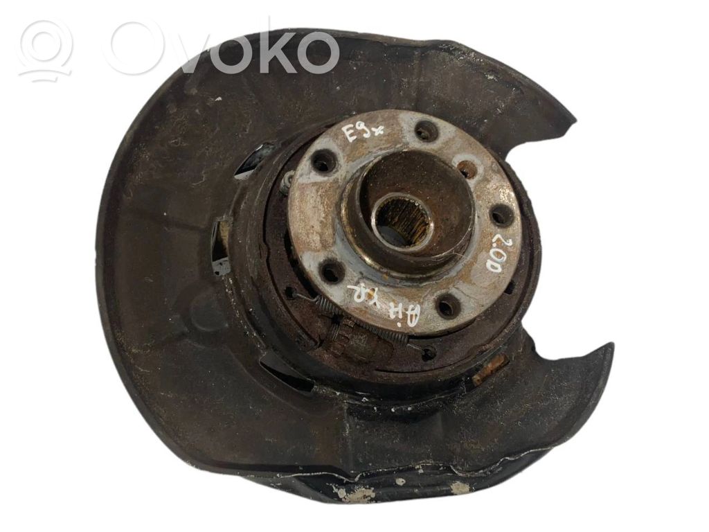 Aizmugurē riteņa rumbas vārpstas šarnīrs (stupica, capfa)