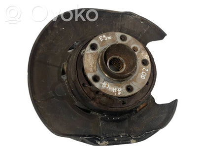 Aizmugurē riteņa rumbas vārpstas šarnīrs (stupica, capfa)