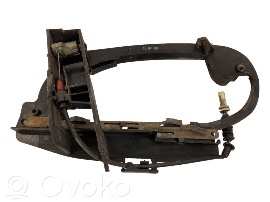 Aizmugurē turētājs / kronšteins ārējam atvēršanas rokturim