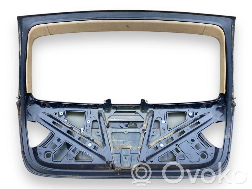 Aizmugurējais pārsegs (bagāžnieks)