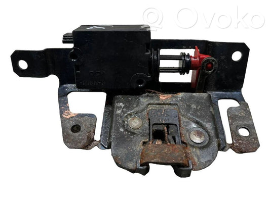 Замок задней крышки