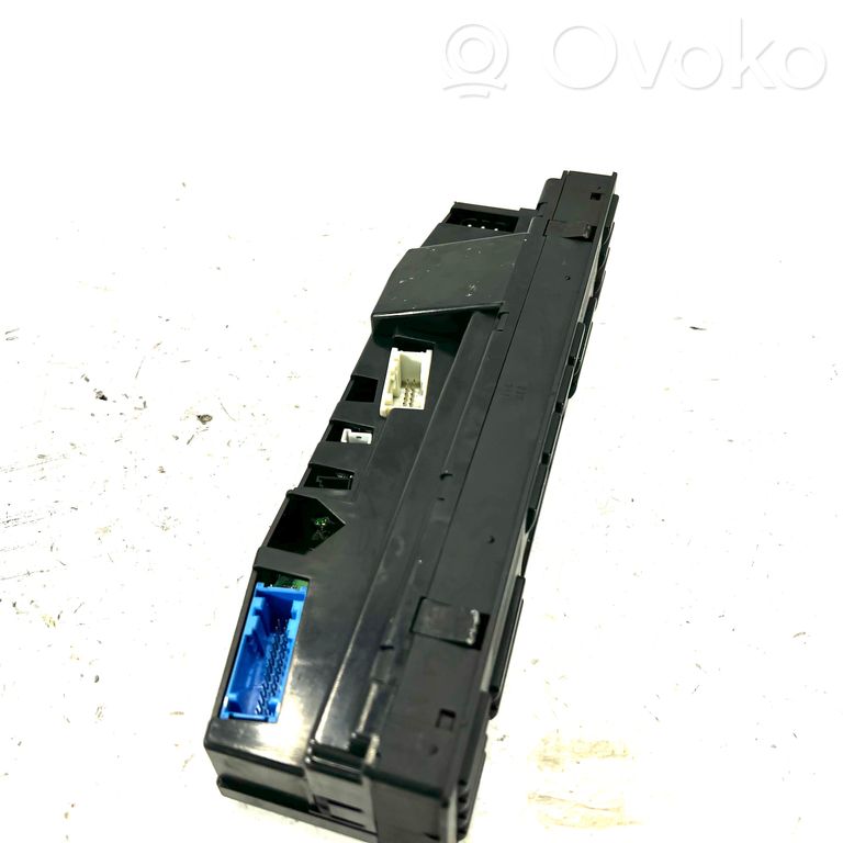 Блок управления кондиционером/климат-контролем/отоплением салона (в салоне)