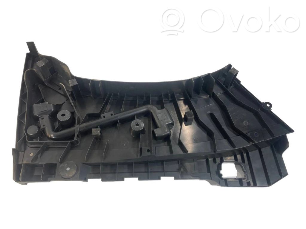 Rezerves riteņa nodalījuma dekoratīvā apdare