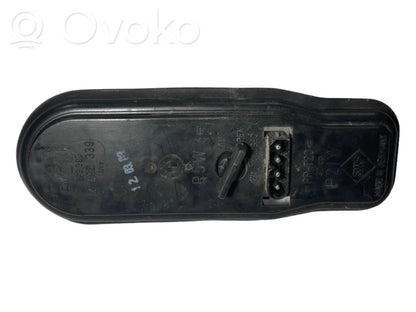 Aizmugures spuldzes vāka turētājs